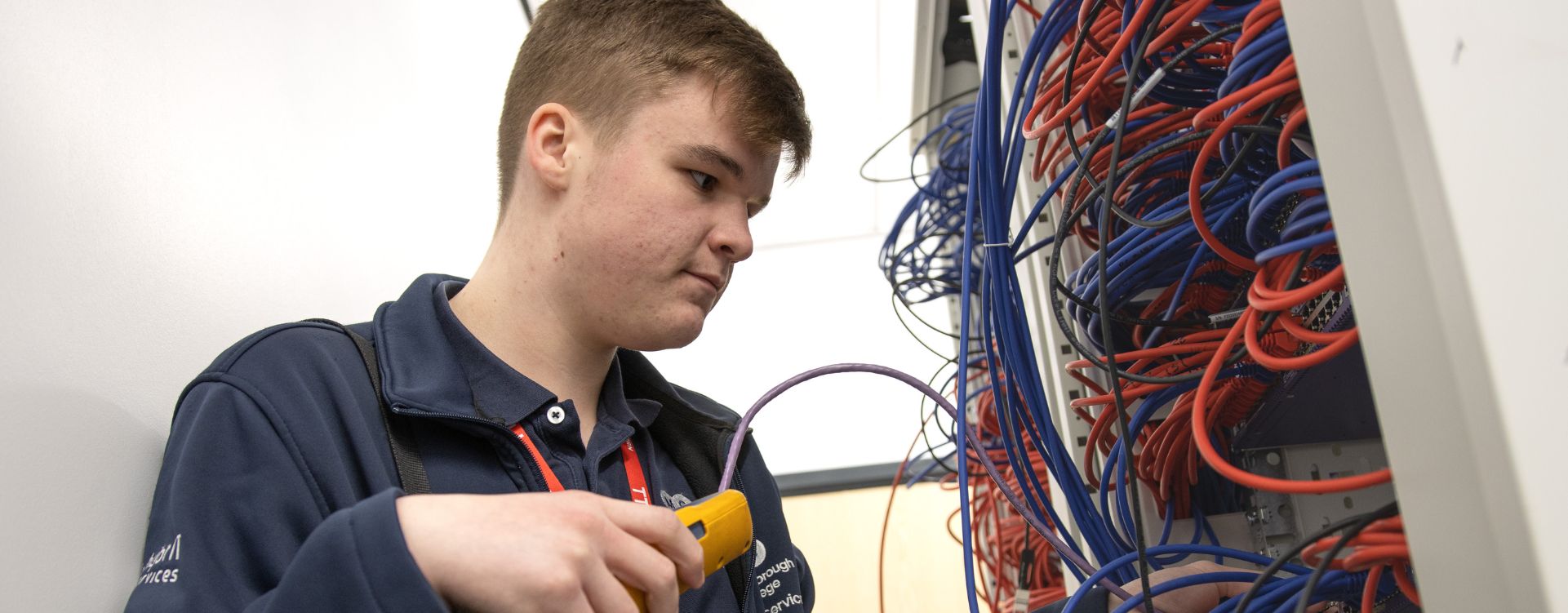 Network cable installation London Cat6 cable route planning and trunking